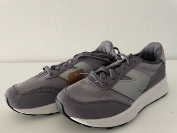 Used New Balance 370 Running Shoes