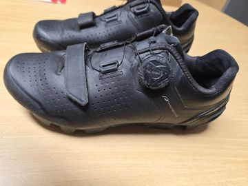 Andere Protective schwarz Gr. 40 2024 Cycling Shoes usato