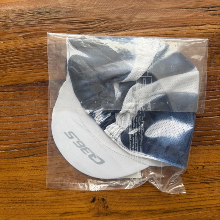 Q36.5 Signature Summer Cap// NEW!! 50% OFF!! 2026 bike d'occasion — image 2 sur 2