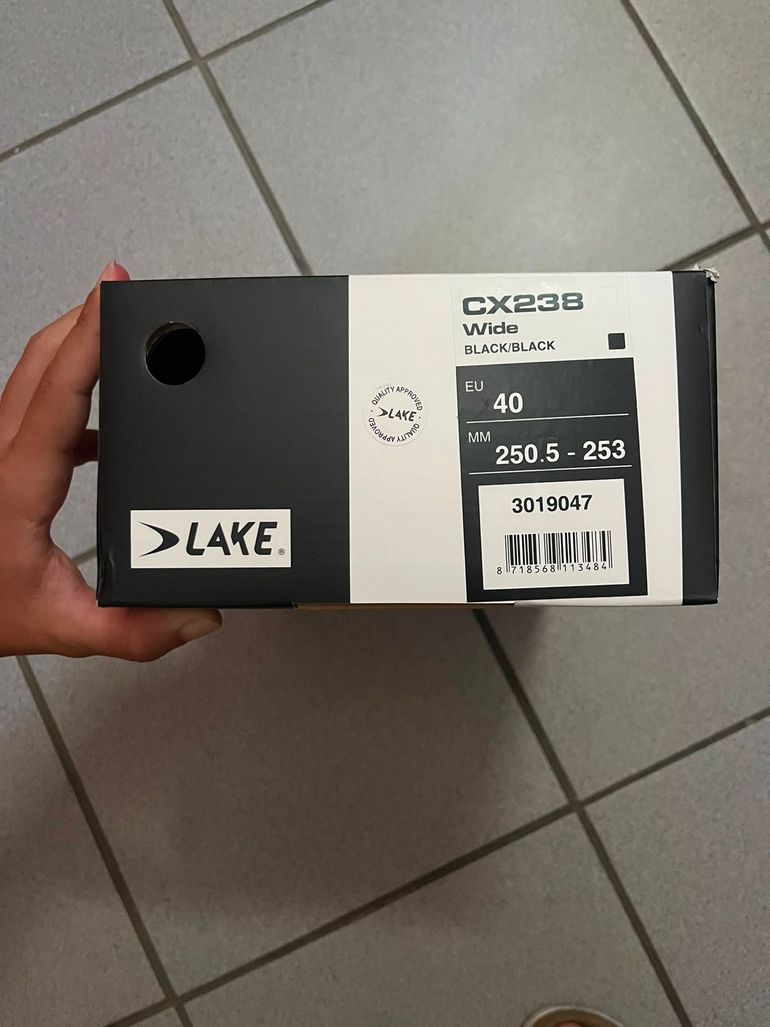 Used Lake CX238 Road Cycling Shoes bike — image 8 of 9
