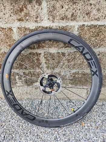 Giant 42 Tubeless 2023 bike d'occasion — image 5 sur 5