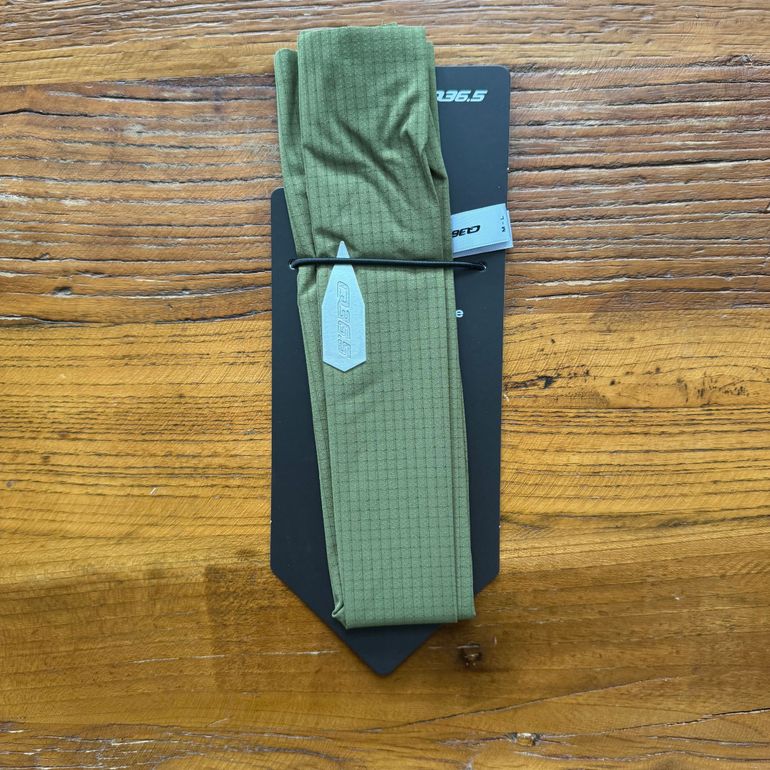 Q36.5 Dottore Pro UV Arm Protector M-L// NEW!! 50% OFF!! 2026 bike d'occasion — image 1 sur 2