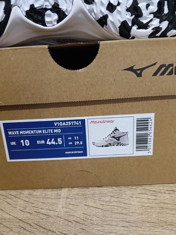 Used Mizuno wave momentum elite mid bike — image 3 of 4