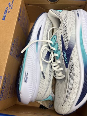 Used Brooks Ghost 17 Running Shoes 2026 bike — image 5 of 6