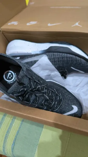 Nike Invincible Run 3 bike d'occasion — image 4 sur 4