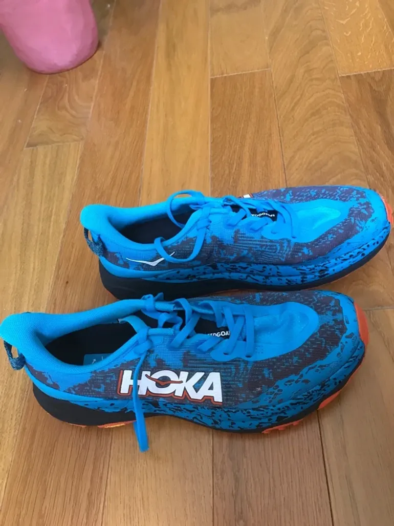 Hoka Speedgoat 6 bike d'occasion — image 1 sur 6