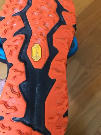 Hoka Speedgoat 6 bike d'occasion — image 6 sur 6