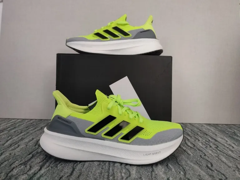 Adidas UltraBOOST 5 bike d'occasion — image 1 sur 7