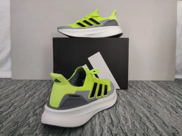 Adidas UltraBOOST 5 bike d'occasion — image 3 sur 7