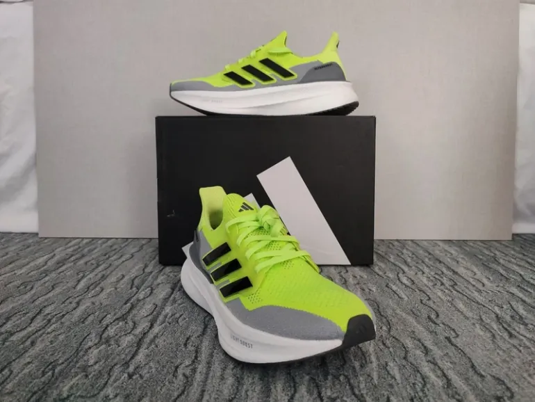 Adidas UltraBOOST 5 bike d'occasion — image 2 sur 7