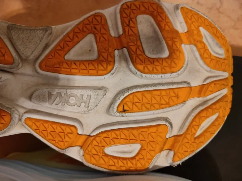 Hoka Bondi 8 bike d'occasion — image 9 sur 11