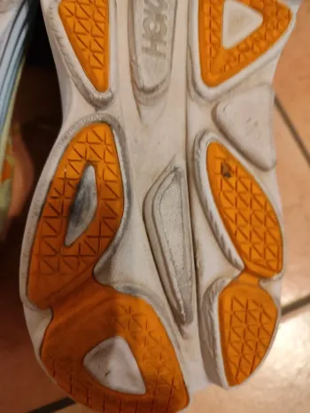 Hoka Bondi 8 bike d'occasion — image 11 sur 11