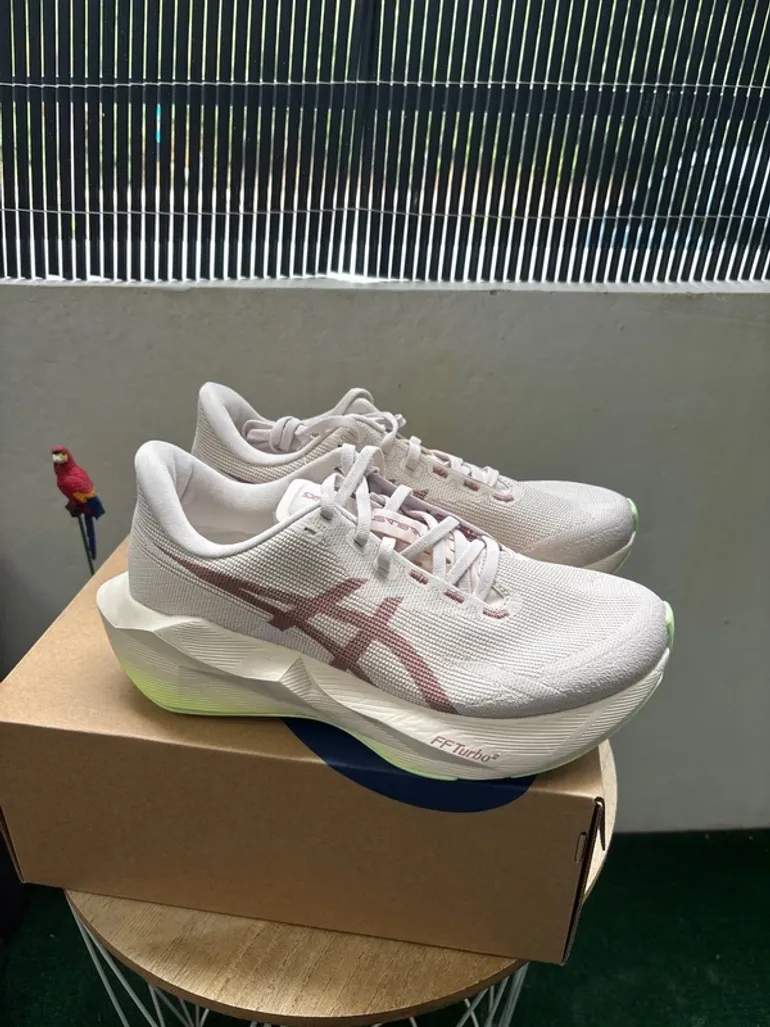 Brugt Asics Novablast 6 bike — billede 2 af 12