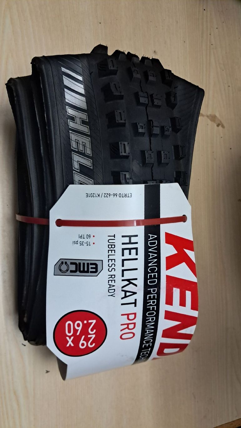 Kenda copertone ebaik 2023 bike d'occasion — image 1 sur 2