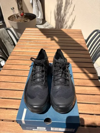 Salomon Comme des garçons bike d'occasion — image 3 sur 4