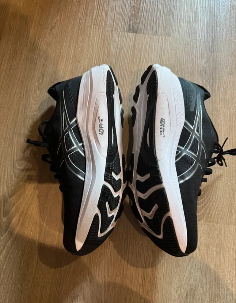Used Asics Gel Kayano 32 bike — image 3 of 4