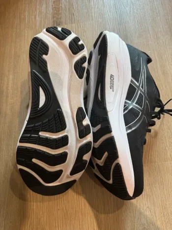Used Asics Gel Kayano 32 bike — image 2 of 4