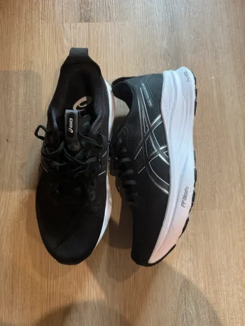 Used Asics Gel Kayano 32 bike