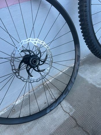 Used Race Face ARC 30 Rim 29” 2026 bike — image 2 of 3