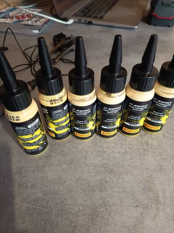 Używany Pirelli Road x6 Tubeless 2025 Tyres & Tubes