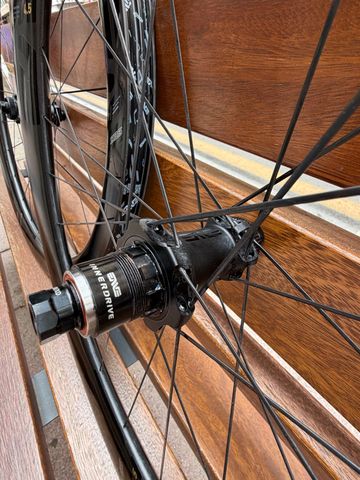 Tweedehands Enve SES 4.5 Innerdrive 2026 bike — afbeelding 3 van 8
