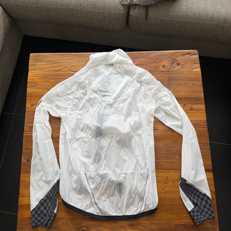 Q36.5 Air jacket L// NEW!! 50% OFF!! 2026 bike d'occasion — image 2 sur 2