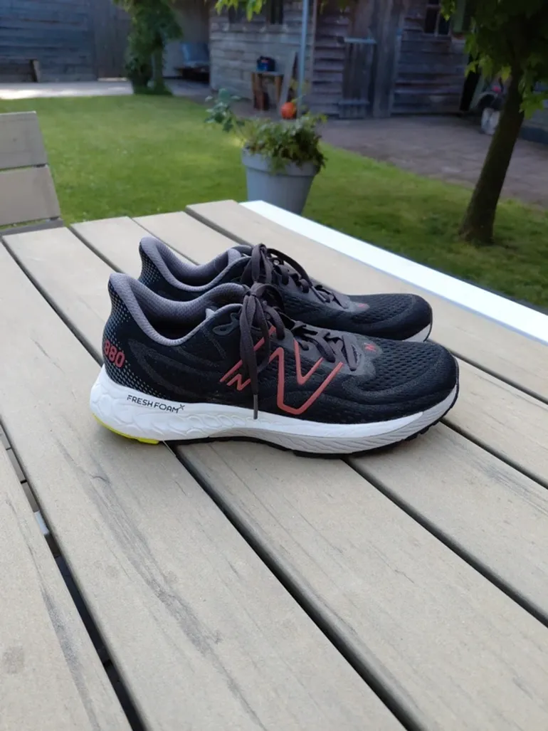 Tweedehands New Balance Hardloopschoenen maat 42 bike — afbeelding 1 van 5