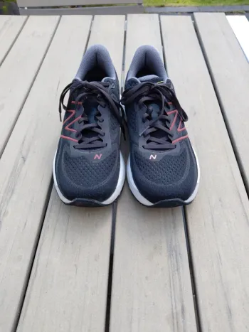 Tweedehands New Balance Hardloopschoenen maat 42 bike — afbeelding 2 van 5