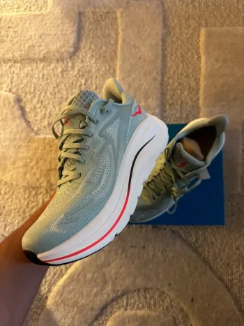 Tweedehands Hoka Clifton 10 bike — afbeelding 3 van 5