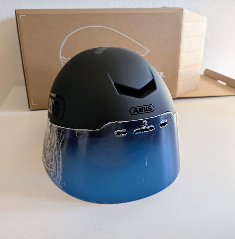 Used ABUS TimeShifter Helmet bike — image 2 of 5