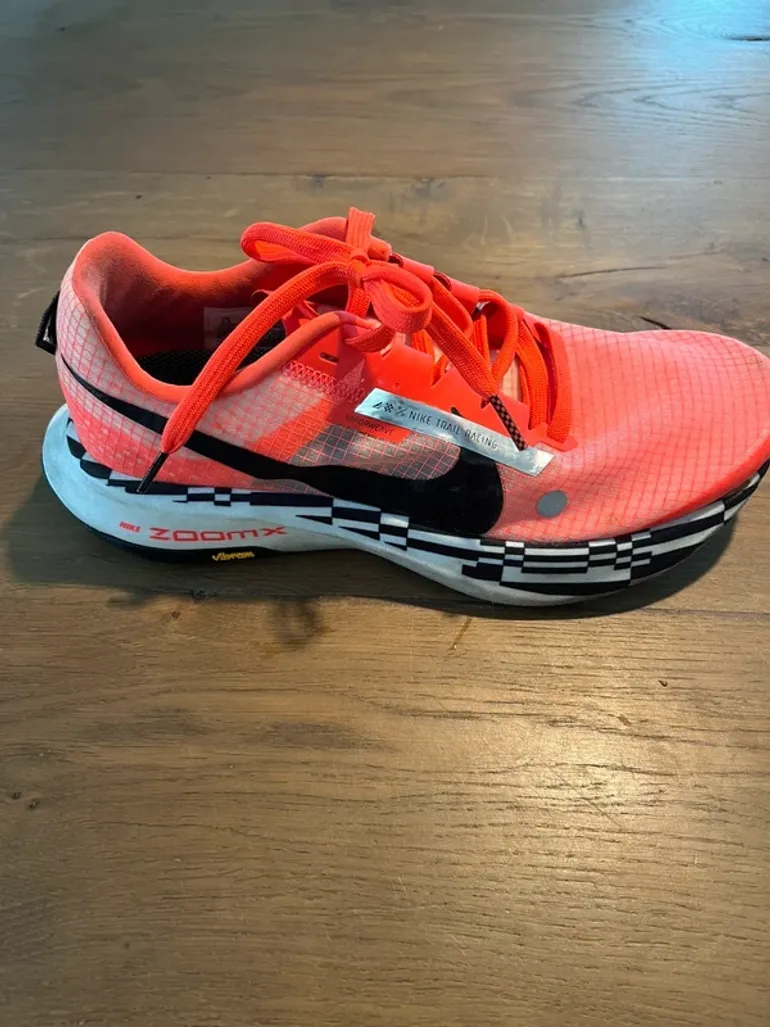 Nike ZoomX Ultrafly Trail bike d'occasion — image 3 sur 6