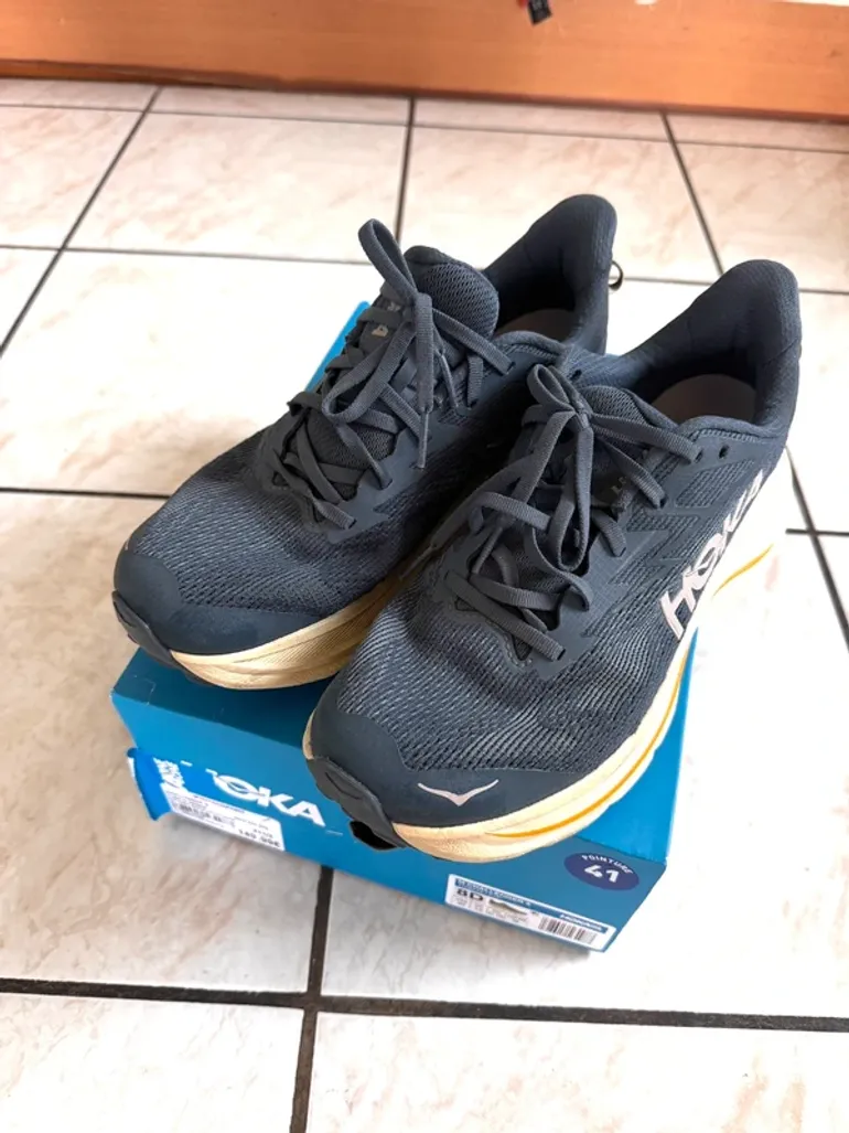 Hoka Challenger 8 bike d'occasion — image 2 sur 8