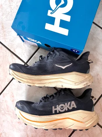 Hoka Challenger 8 bike d'occasion — image 4 sur 8