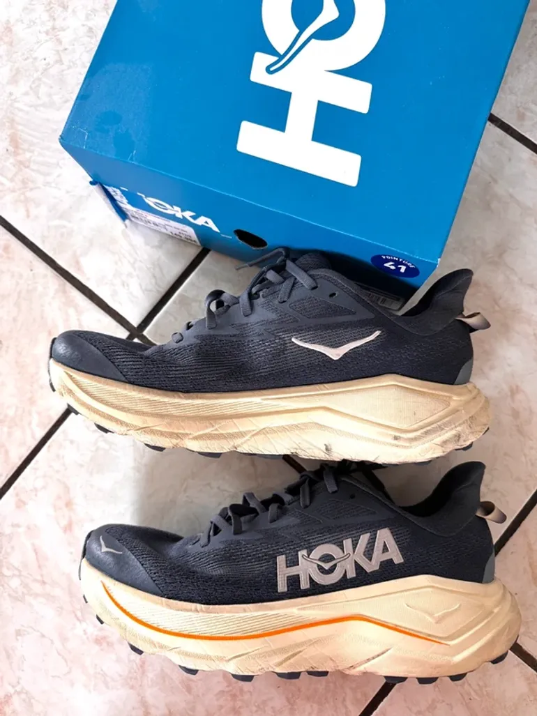 Hoka Challenger 8 bike d'occasion — image 4 sur 8
