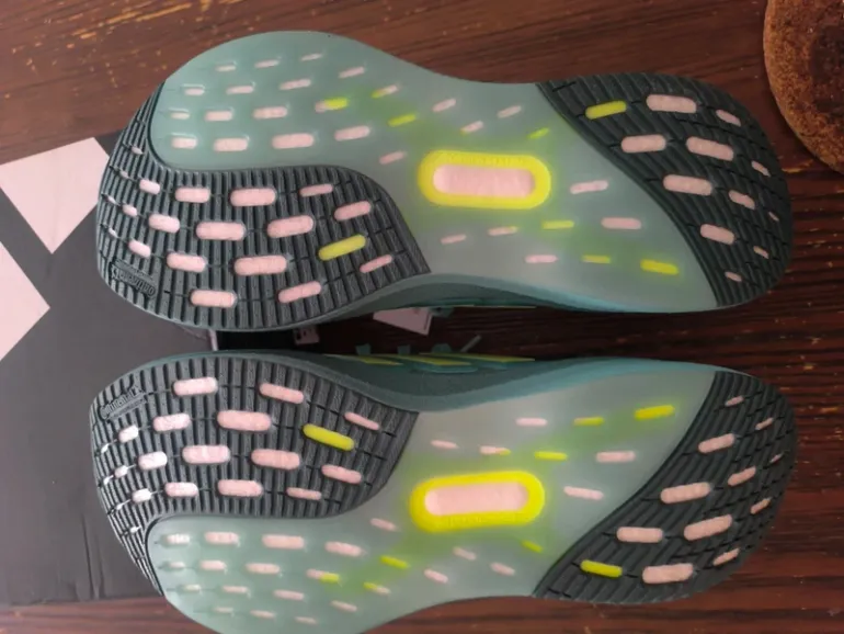Adidas Ultraboost 5 bike d'occasion — image 4 sur 4