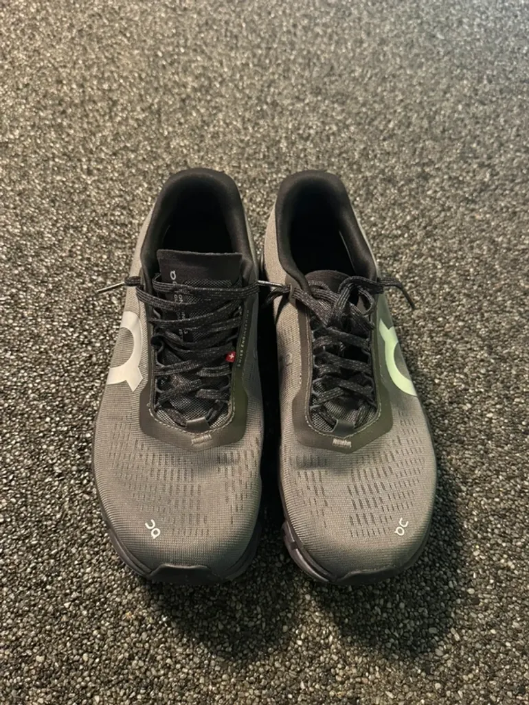 On Running shoes bike d'occasion — image 1 sur 8