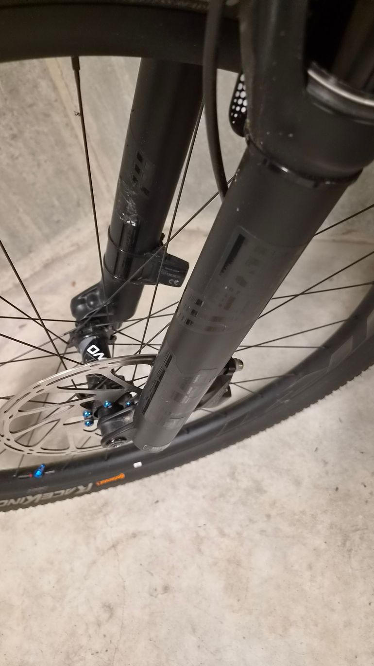 Used Fox 36 Performance Elite 160 2020 bike — image 7 of 11