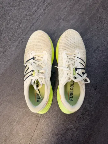 New Balance FuelCell Propel v4 bike de segunda mano — imagen 3 de 5
