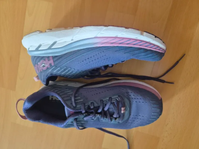Brugt Hoka Laufschuhe Gr. 41, 5 bike — billede 3 af 4