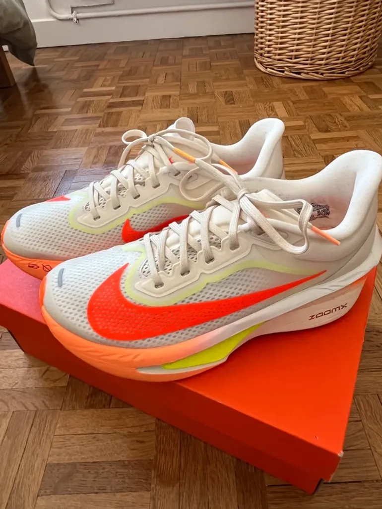 Used Nike Zoom Fly 6 bike — image 2 of 2