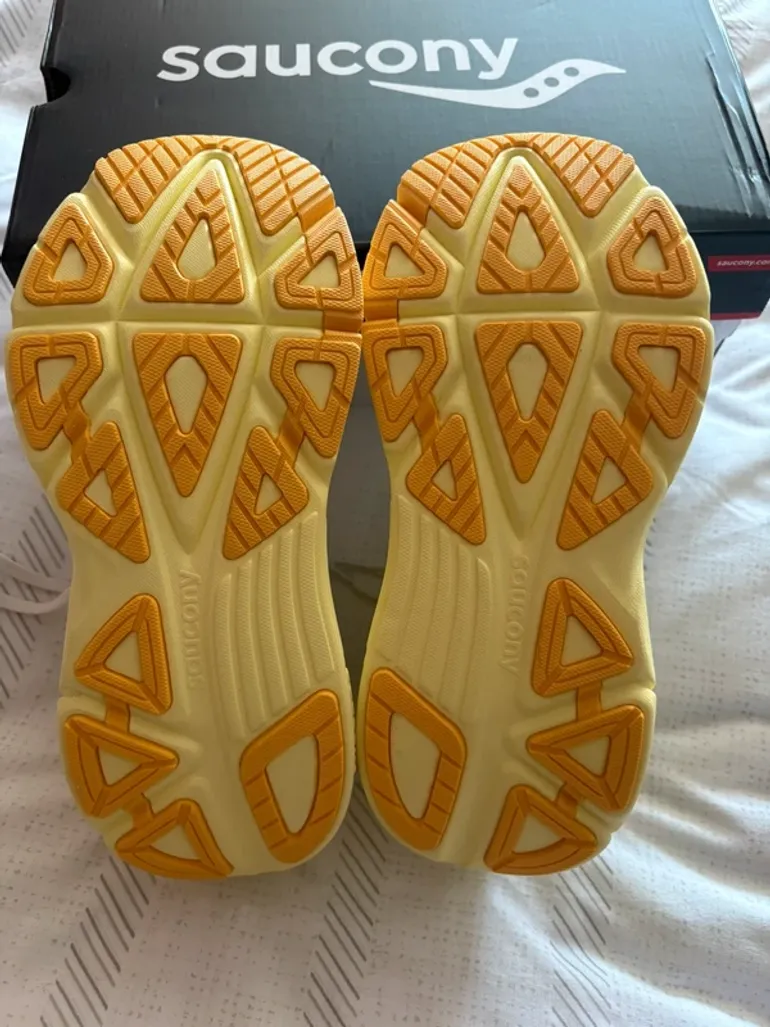 Used Saucony Guide 19 bike — image 6 of 9