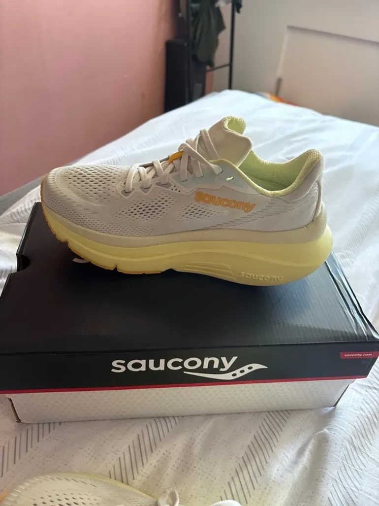 Used Saucony Guide 19 bike — image 2 of 9