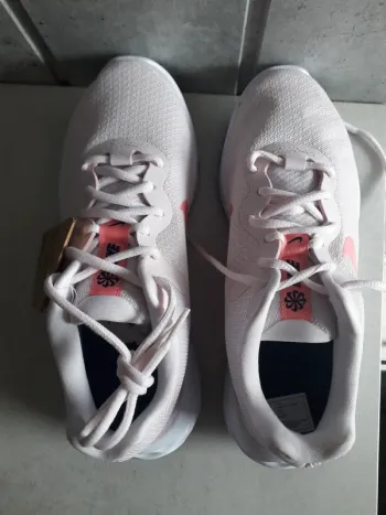 Rose Nike Baskets femme clair bike d'occasion — image 6 sur 8