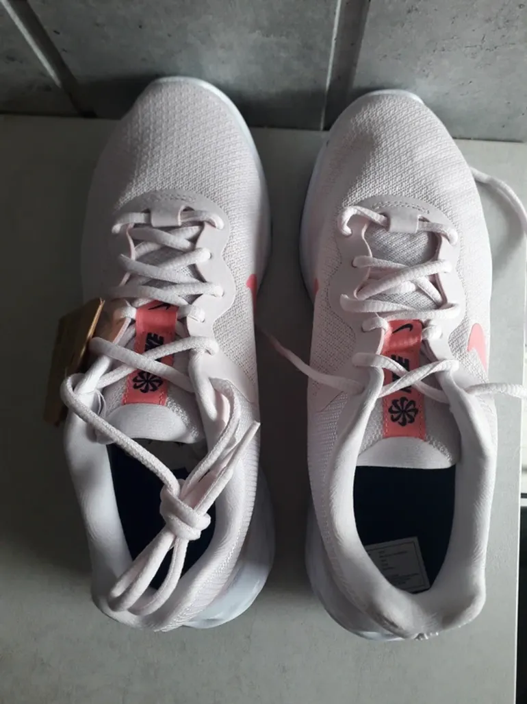Rose Nike Baskets femme clair bike d'occasion — image 6 sur 8