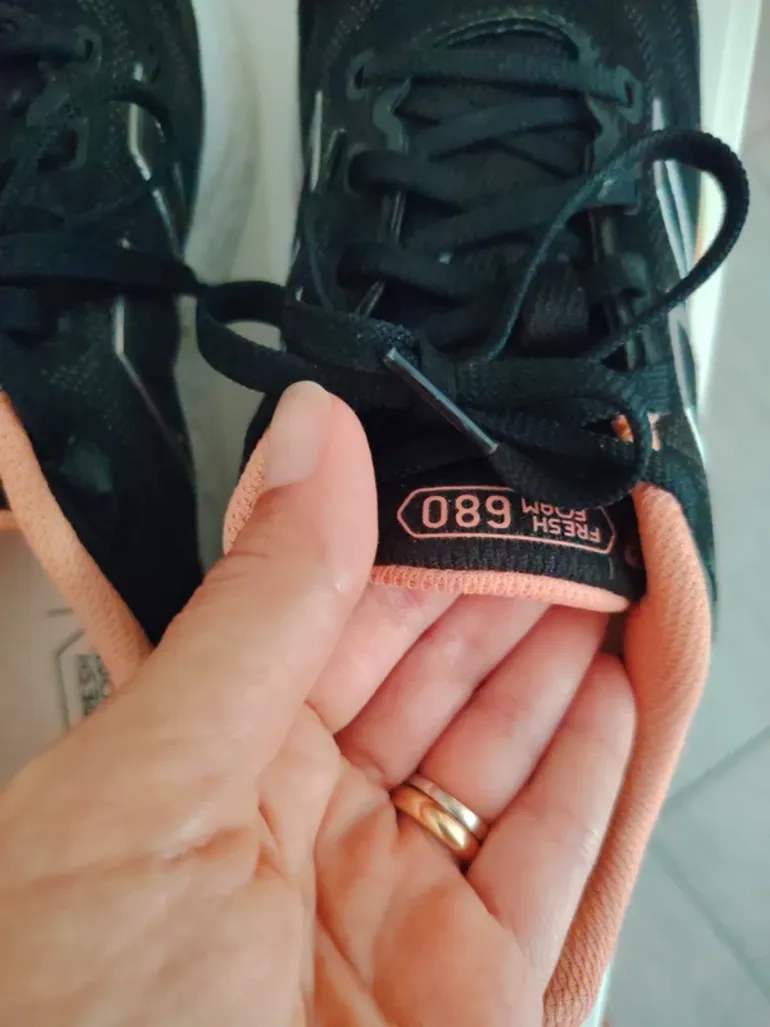New Balance Sneakers bike usato — immagine 5 di 6