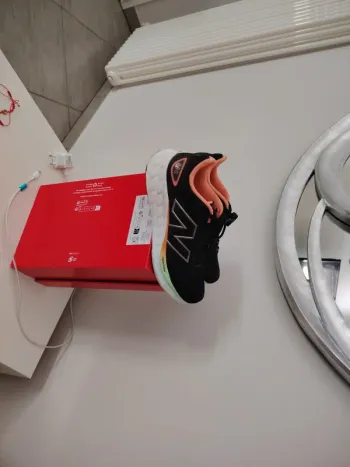 New Balance Sneakers bike usato — immagine 2 di 6