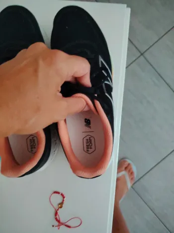 New Balance Sneakers bike usato — immagine 4 di 6