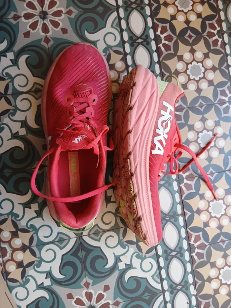 Hoka Rincon 3 bike usato — immagine 3 di 8