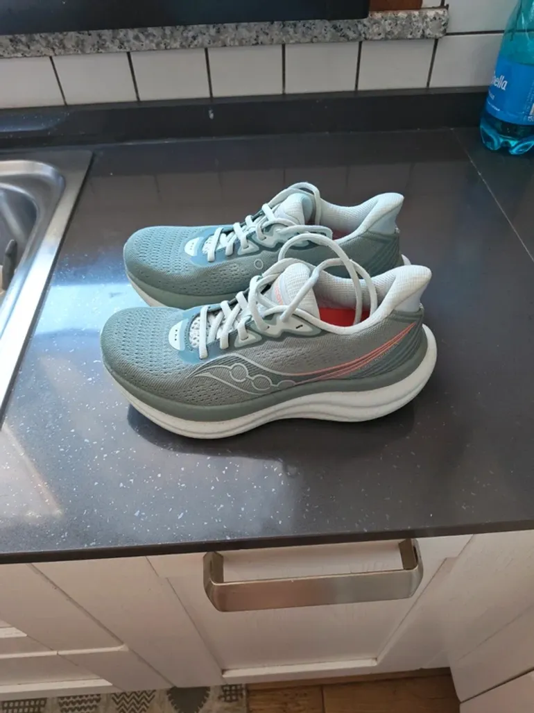 Saucony Triumph 23 bike d'occasion — image 2 sur 4