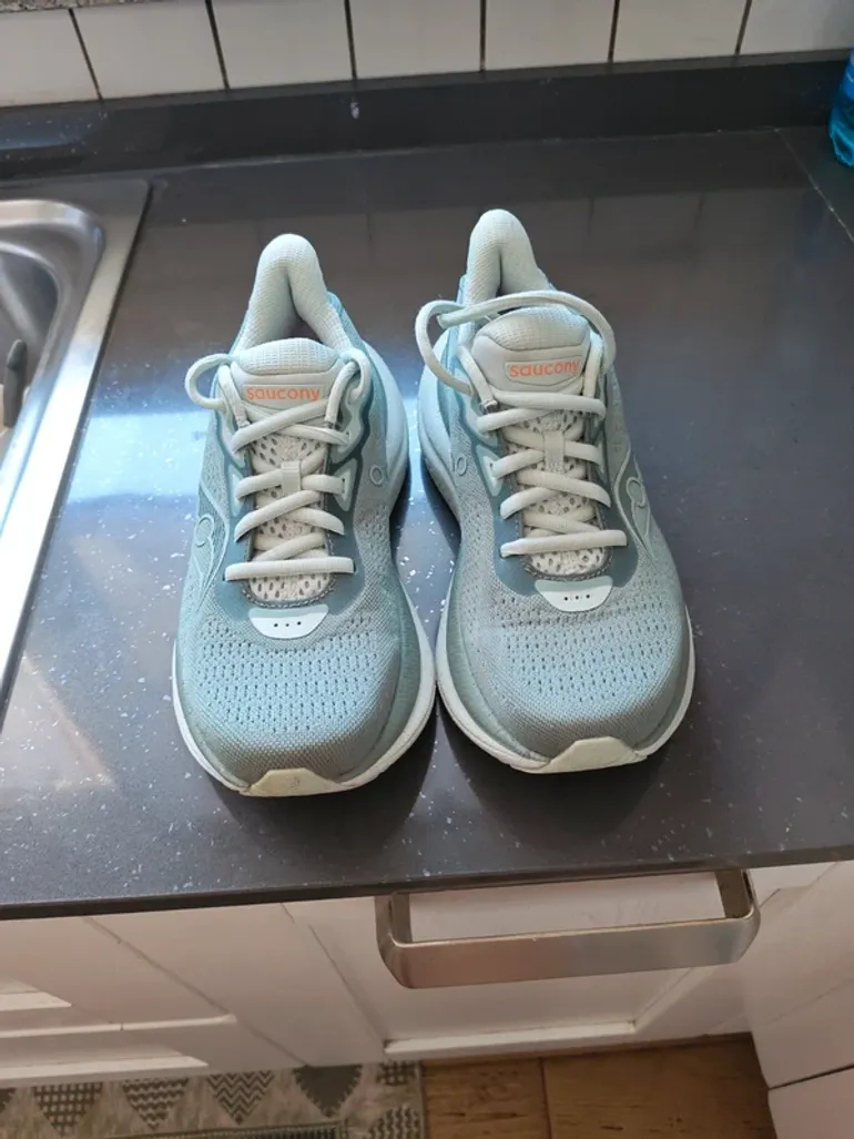 Saucony Triumph 23 bike d'occasion — image 1 sur 4